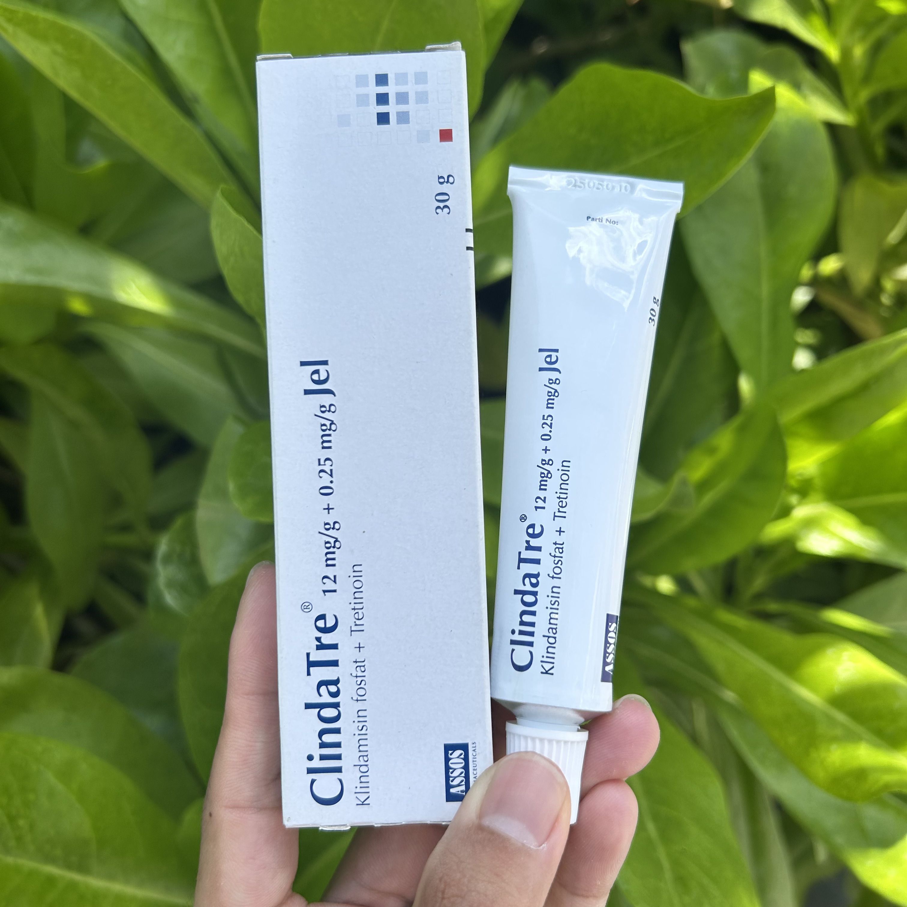 ClindaTre® 12 mg/g + 0.25 mg/g Gel - Ảnh 2