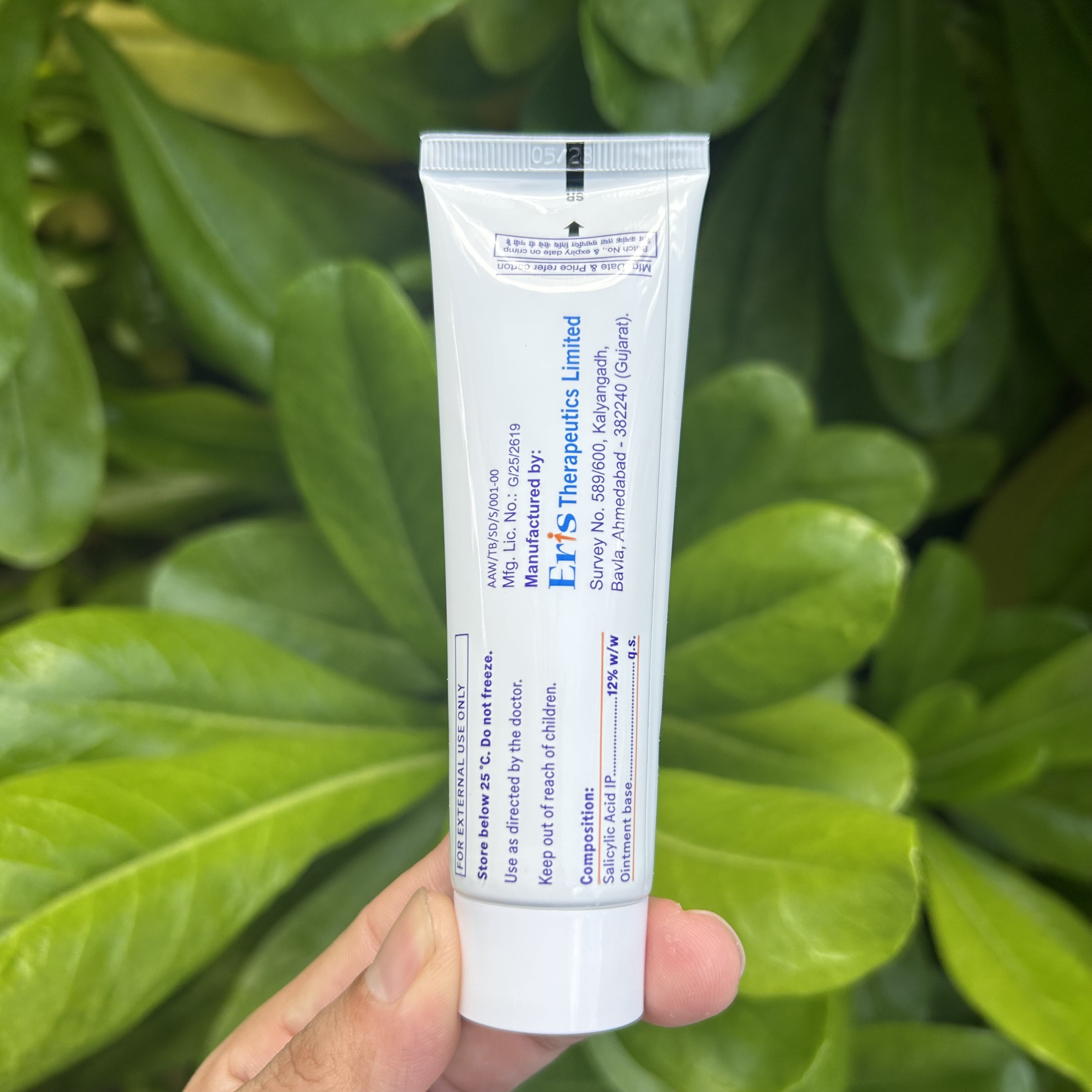 SALICYLIX SF12 OINTMENT 50g Giúp Bạt Sừng Mạnh Cho Da Chai Dày, Giảm Trình Trạng Bong Vảy - Ảnh 3